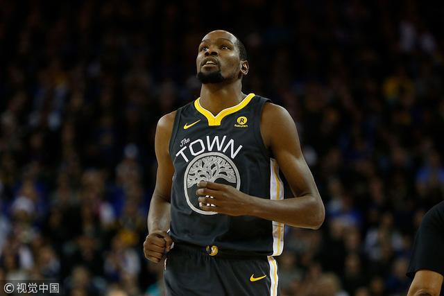 开心晒合影！哈兰德与NBA传奇乔丹勾肩搭背：无需多言